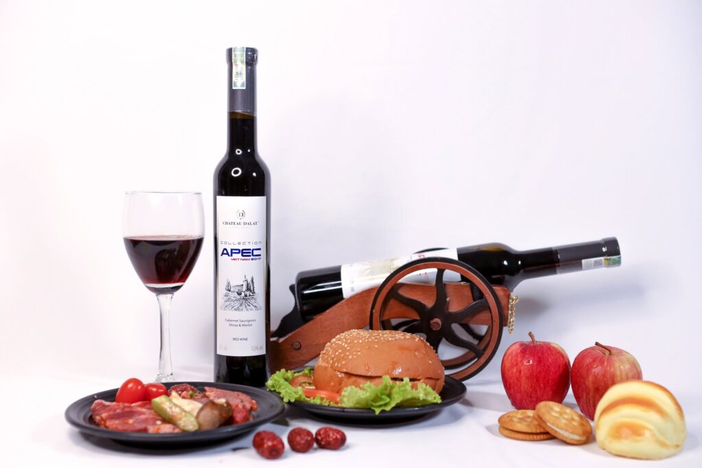 Rượu Vang Chateau Dalat APEC Collection 2017 kết hợp món ăn
