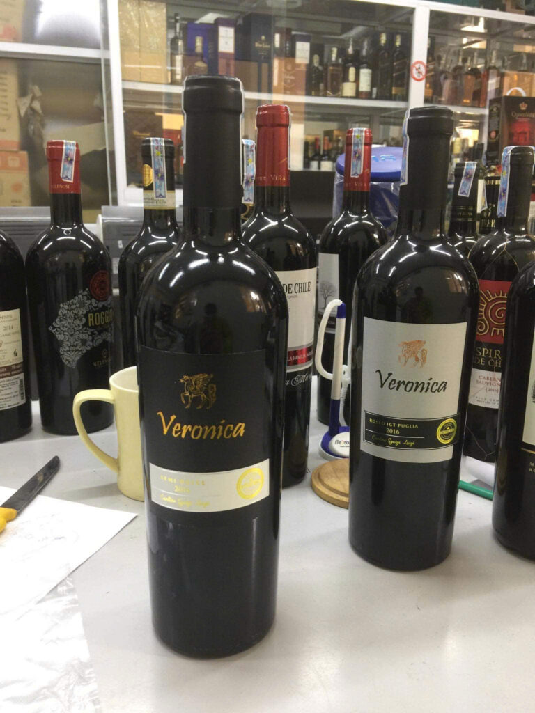 Chai Rượu Vang Veronica Semi Dolce Rosso IGT Puglia