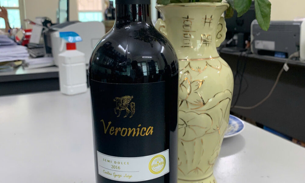 Rượu Vang Veronica Semi Dolce nhập khẩu Ý 750ml