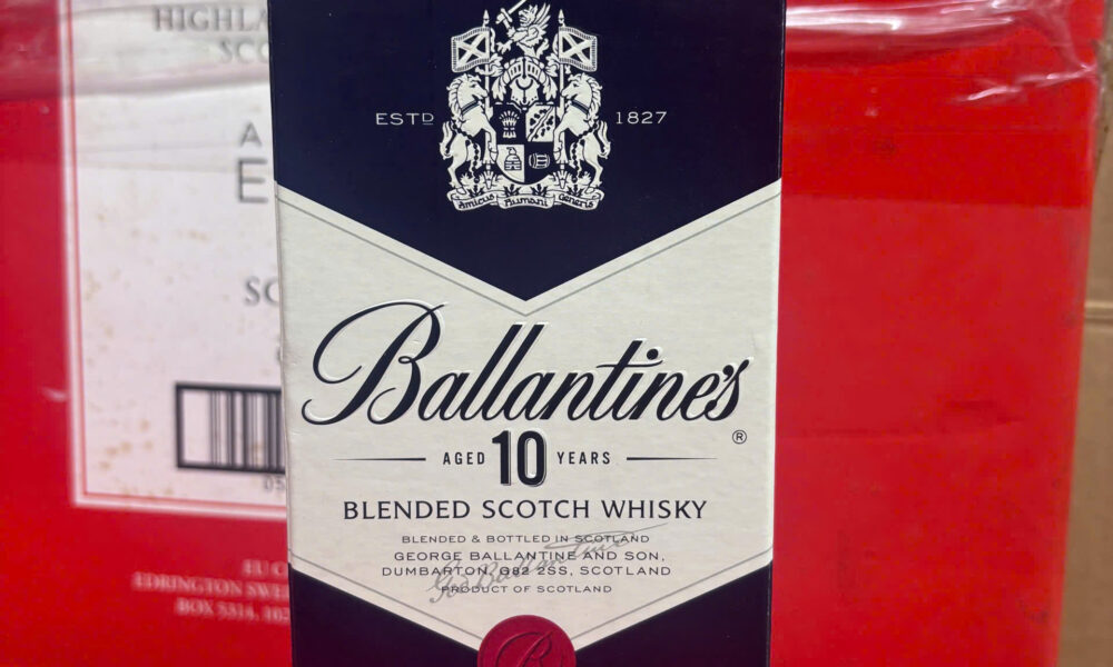 Rượu Ballantines 10 năm 700ml 40 độ kèm hộp