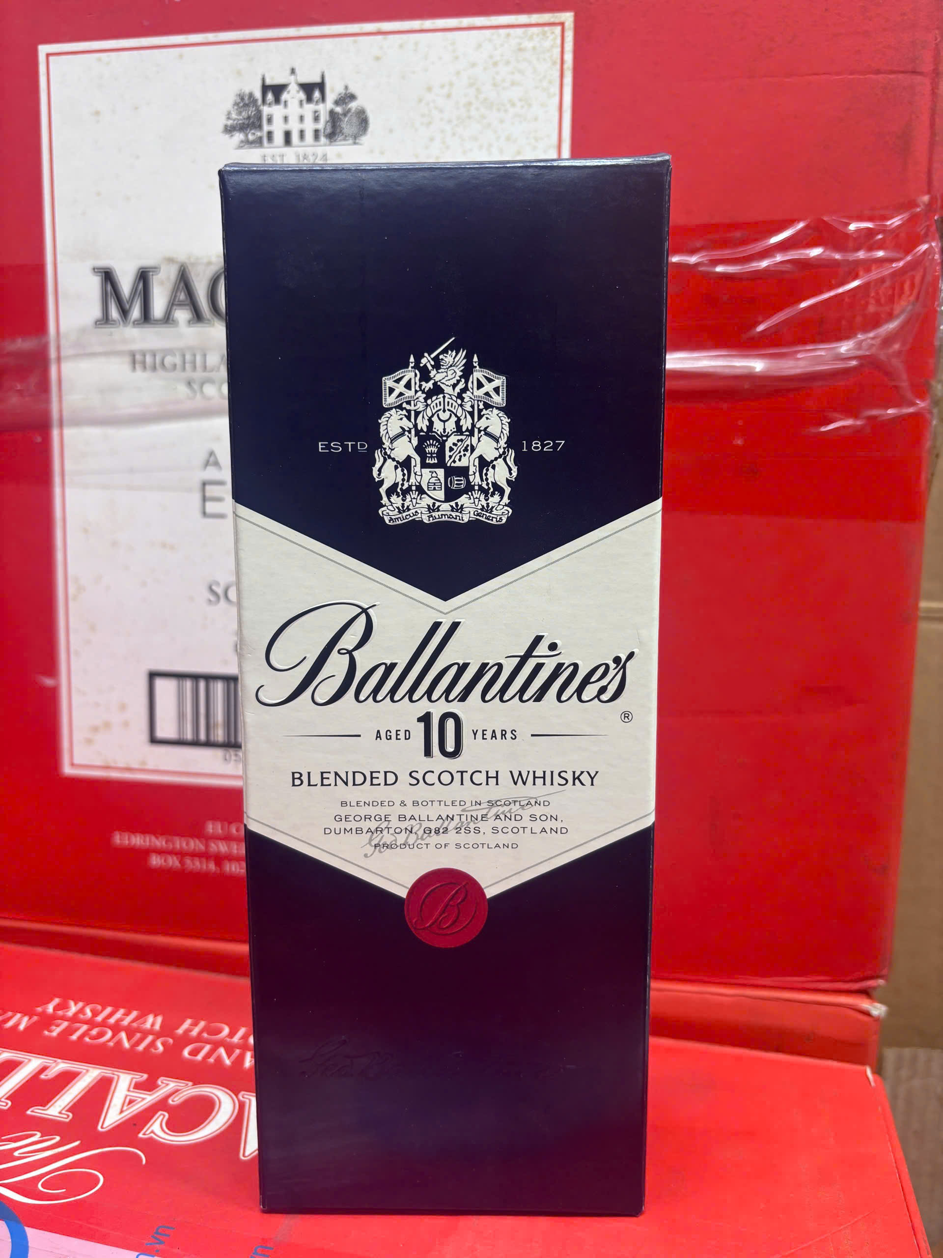 Rượu Ballantines 10 năm 700ml 40 độ kèm hộp