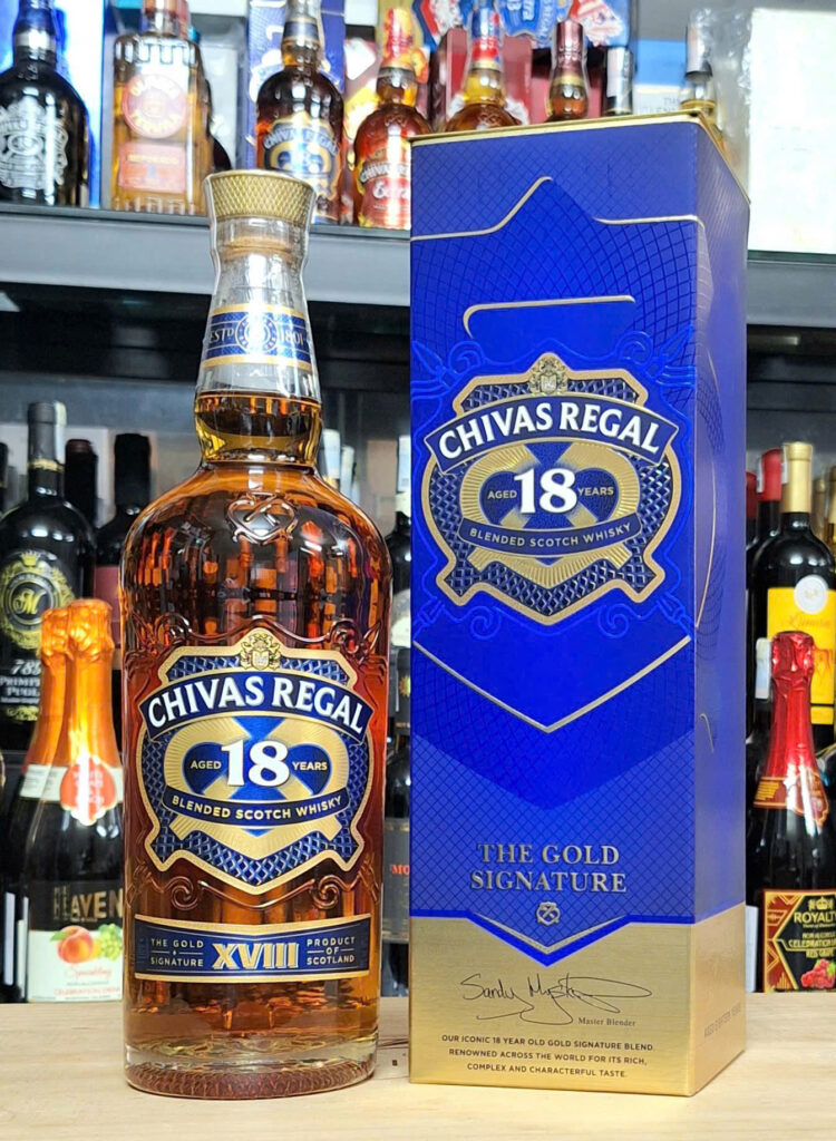Chivas Regal 18 The Gold Signature 1 lít và hộp xanh vàng